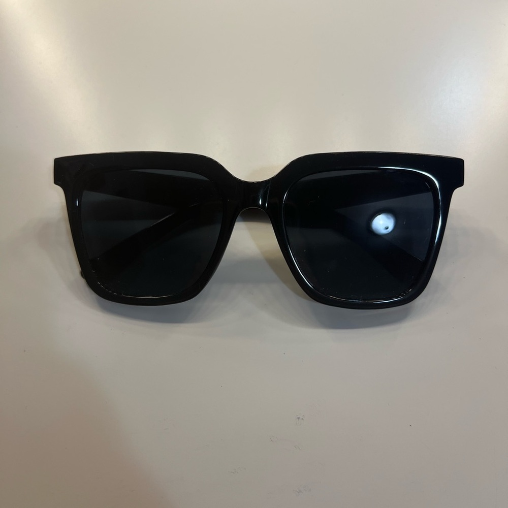 Stylish Black Square Sunglasses